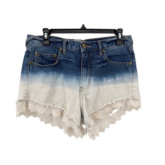Free People Women's Ombre Dipped Crochet Hem Denim Shorts Size 28 - Picture 1 of 5